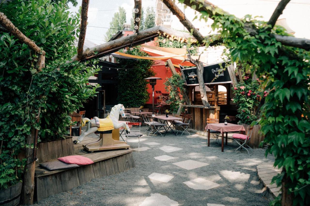 Oskars Absteige Hostel Лайпциг Екстериор снимка