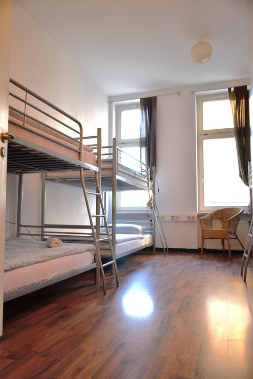 Oskars Absteige Hostel Лайпциг Стая снимка