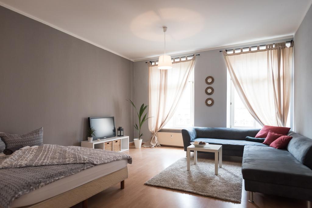Oskars Absteige Hostel Лайпциг Екстериор снимка